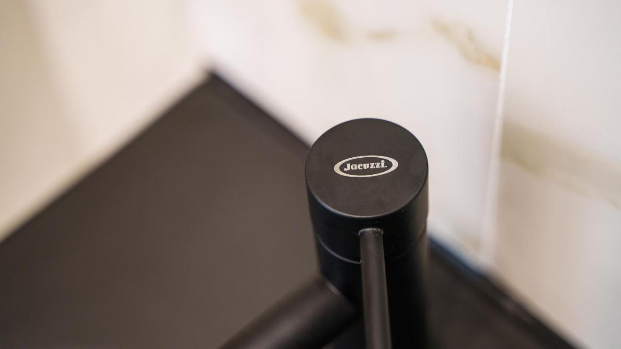 Welcomely - Affittacamere Seamphony Rooms ออลเบีย ภายนอก รูปภาพ