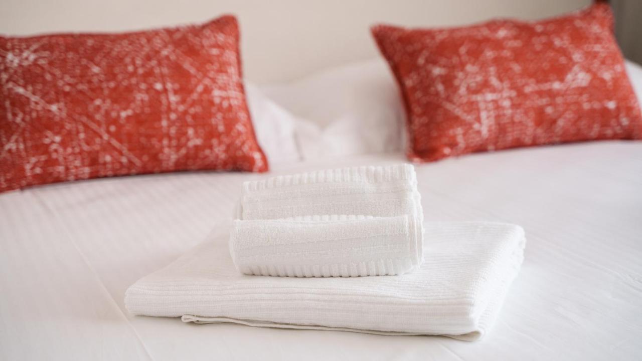 Welcomely - Affittacamere Seamphony Rooms ออลเบีย ภายนอก รูปภาพ