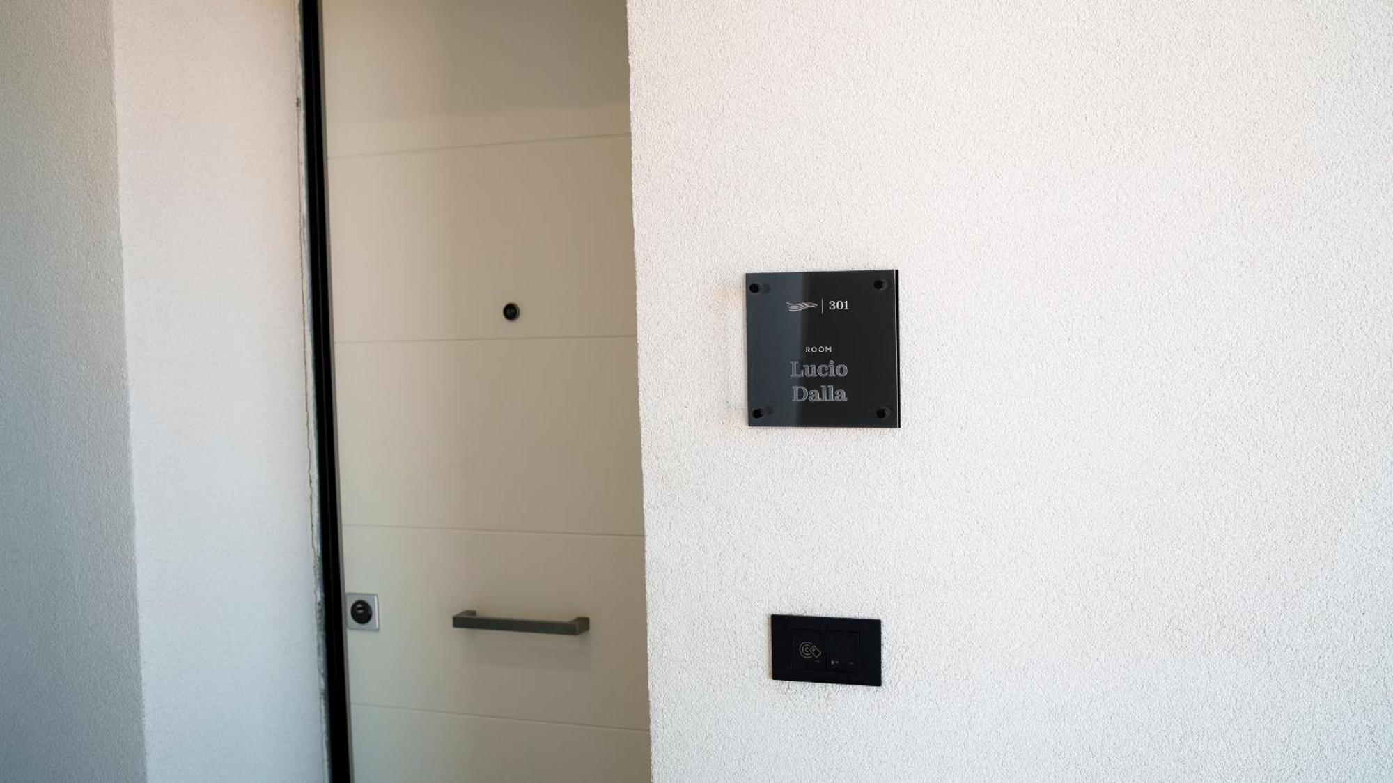 Welcomely - Affittacamere Seamphony Rooms ออลเบีย ภายนอก รูปภาพ